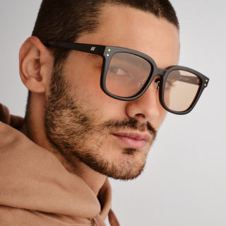 Le Domino + | Black Latte Tint