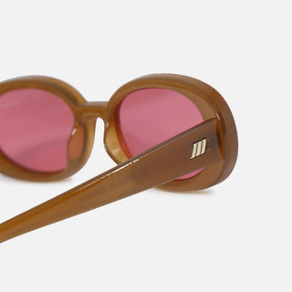 OUTTA LOVE | TOFFEE CRIMSON TINT