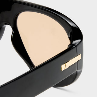 Dream Boat | Black Tan Tint