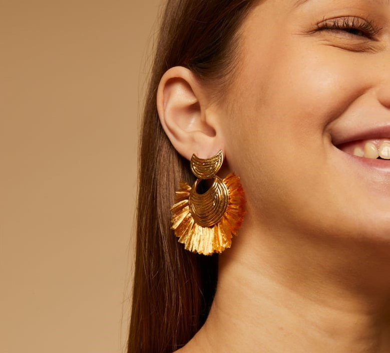 Luna Wave raffia earrings mini gold