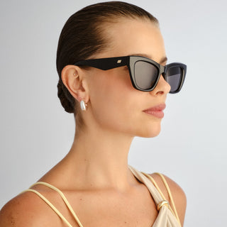 Lumen  | Black Polarised